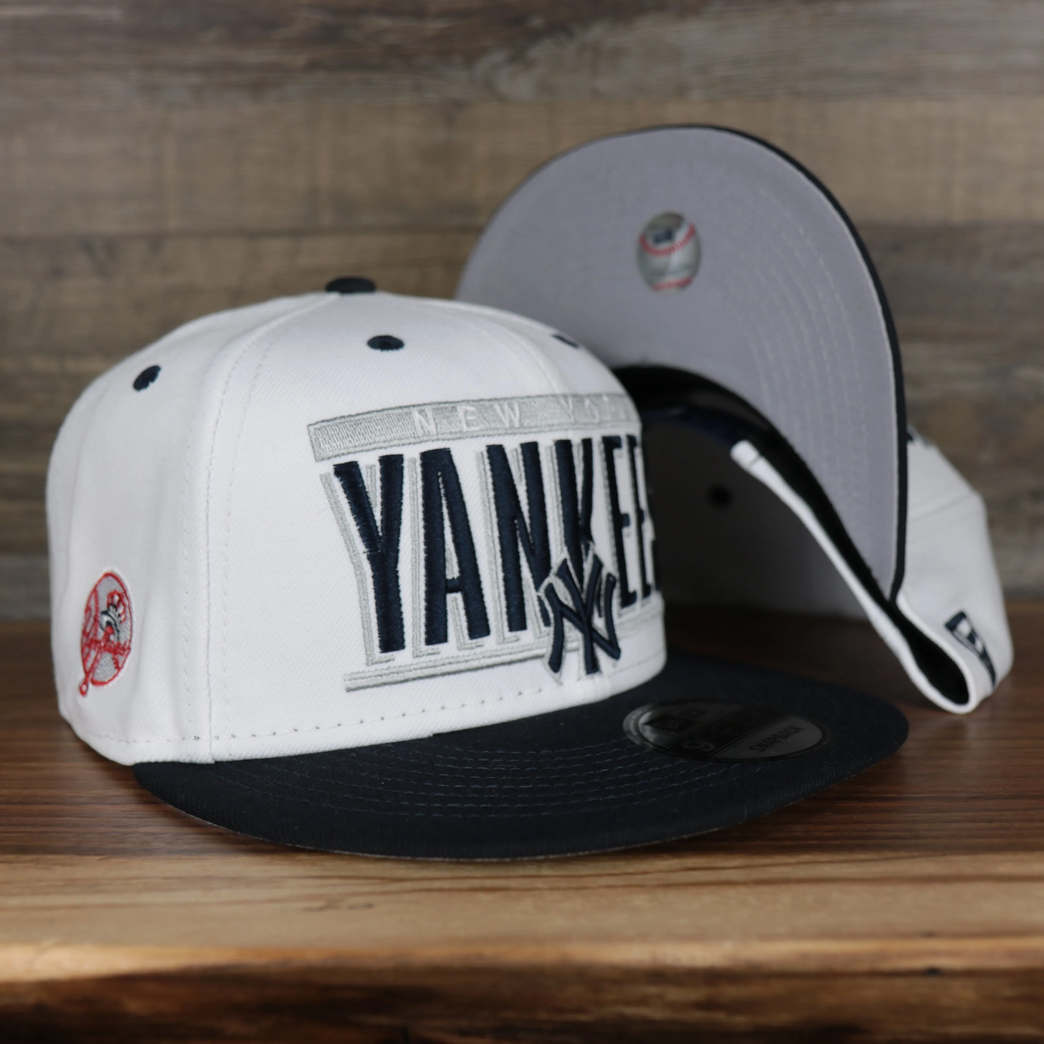 New York Yankees Retro 9Fifty Grey Bottom Snapback | White