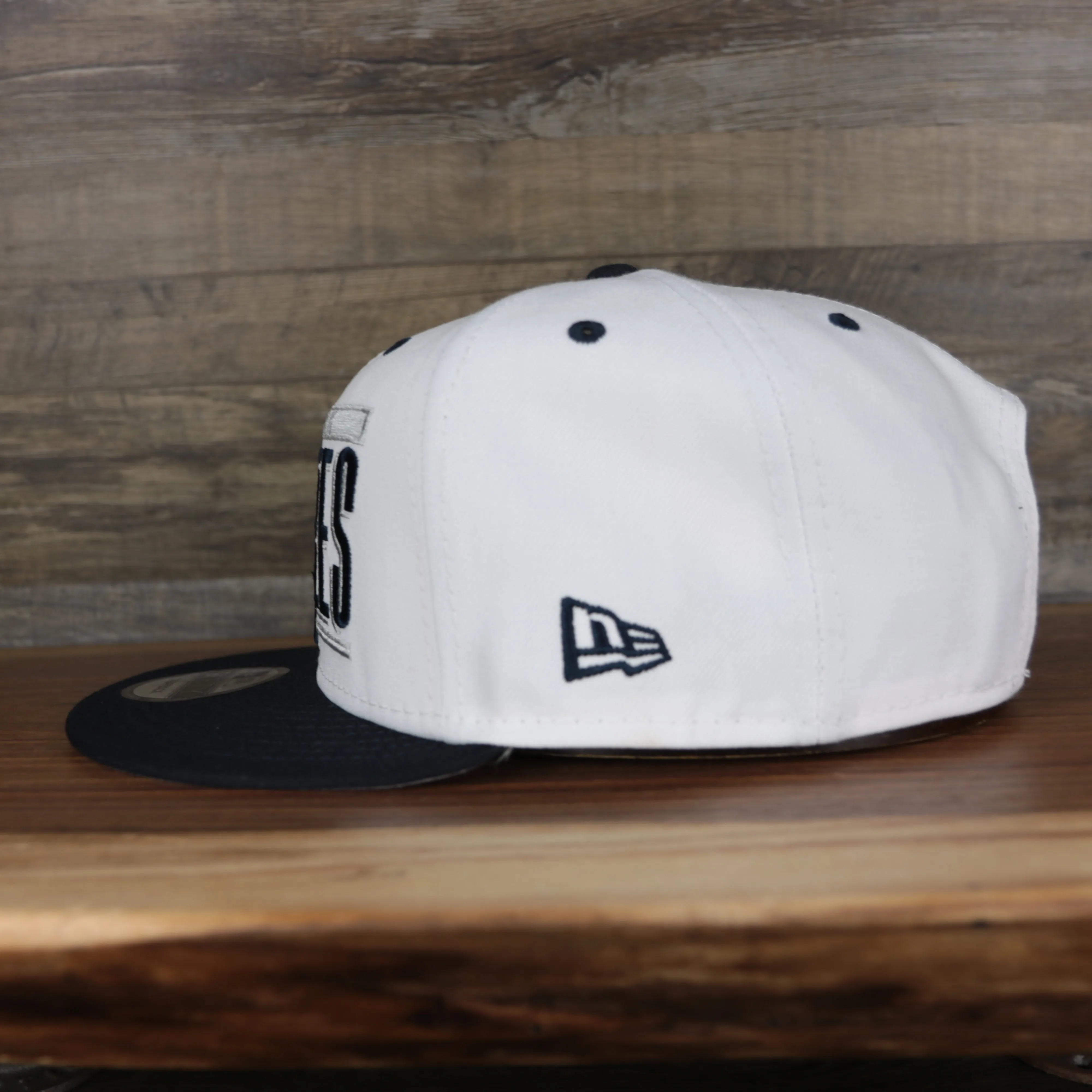 New York Yankees Retro 9Fifty Grey Bottom Snapback | White