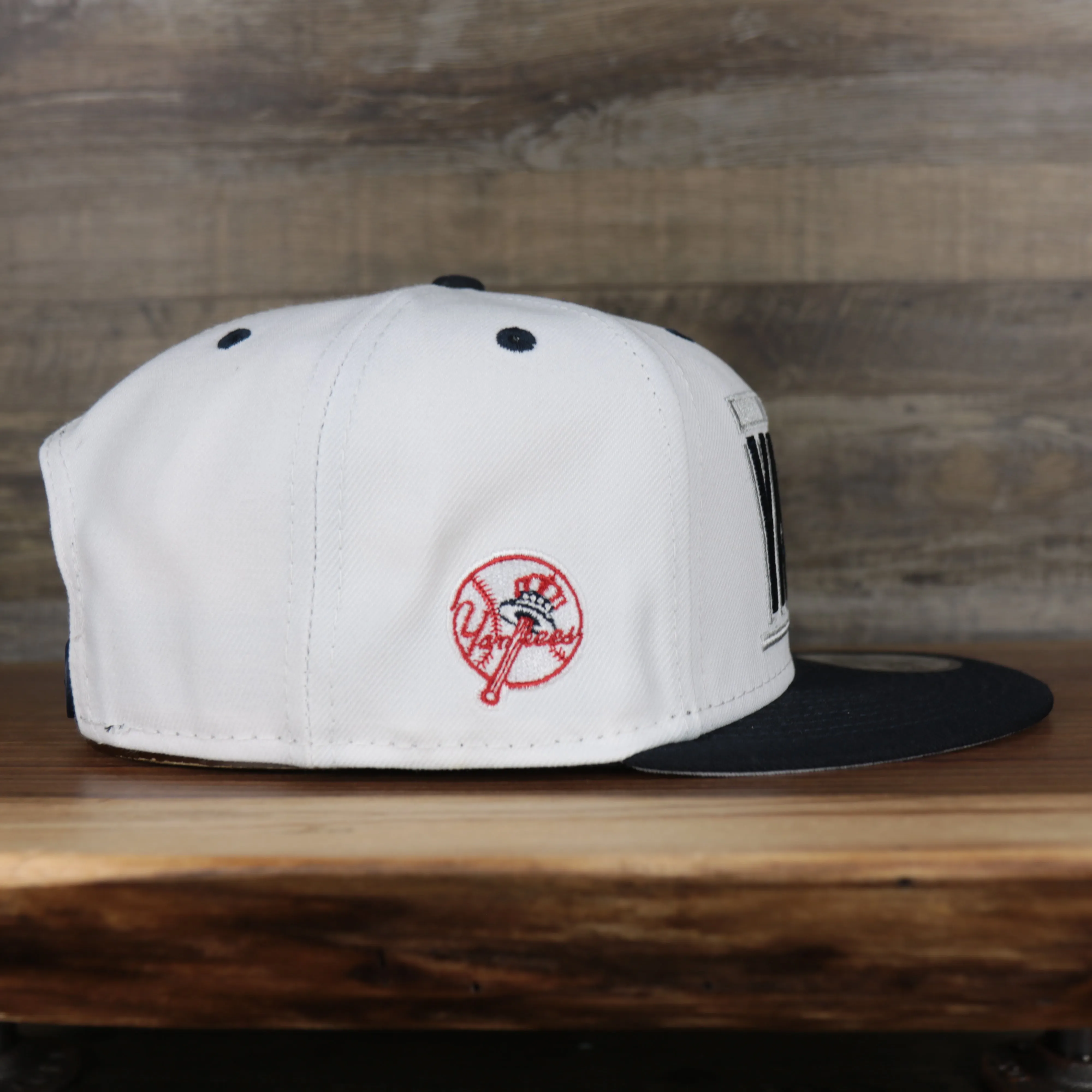 New York Yankees Retro 9Fifty Grey Bottom Snapback | White