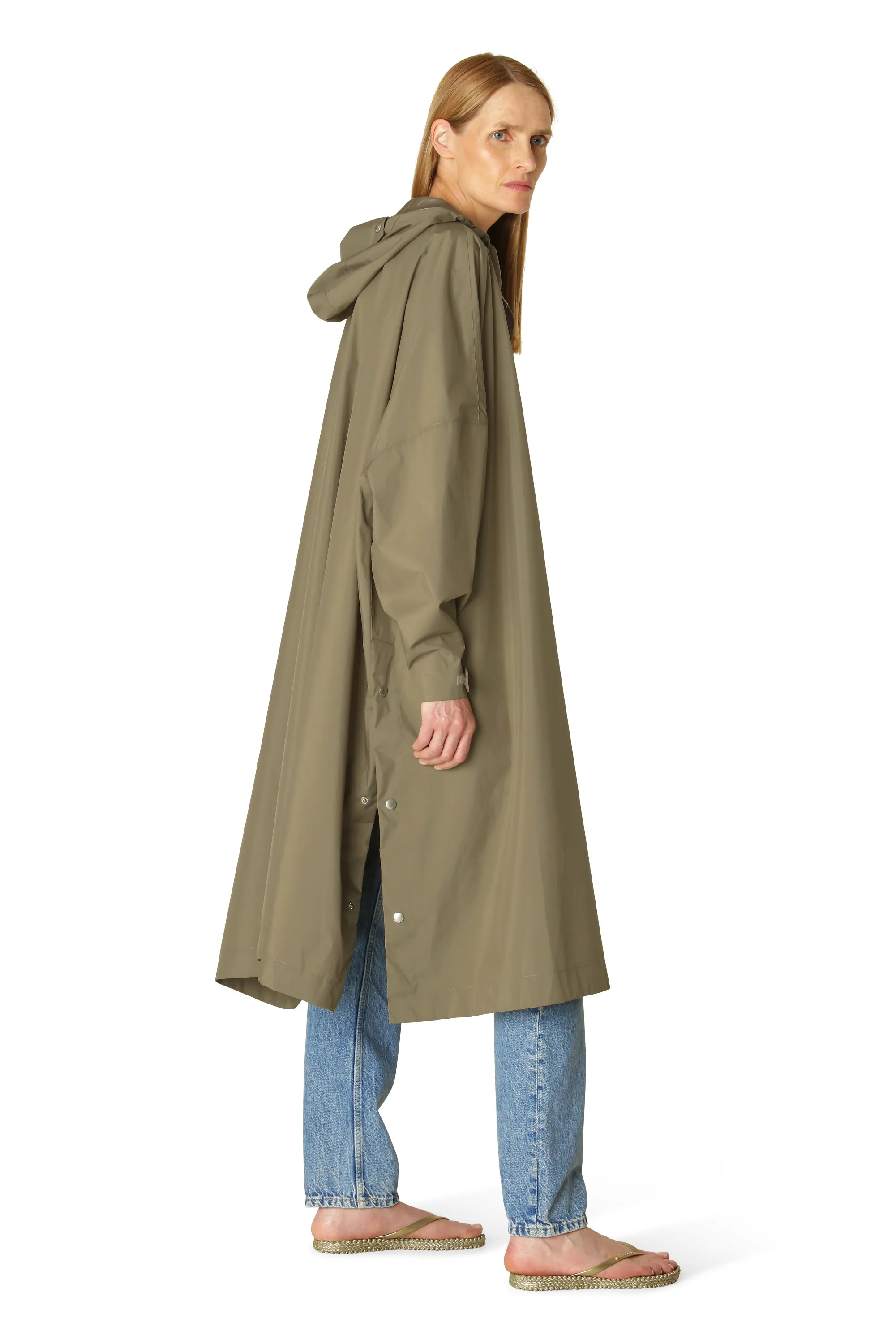 Poncho w. Sleeves Rain221Sp | Covert Green | Poncho fra Ilse Jacobsen