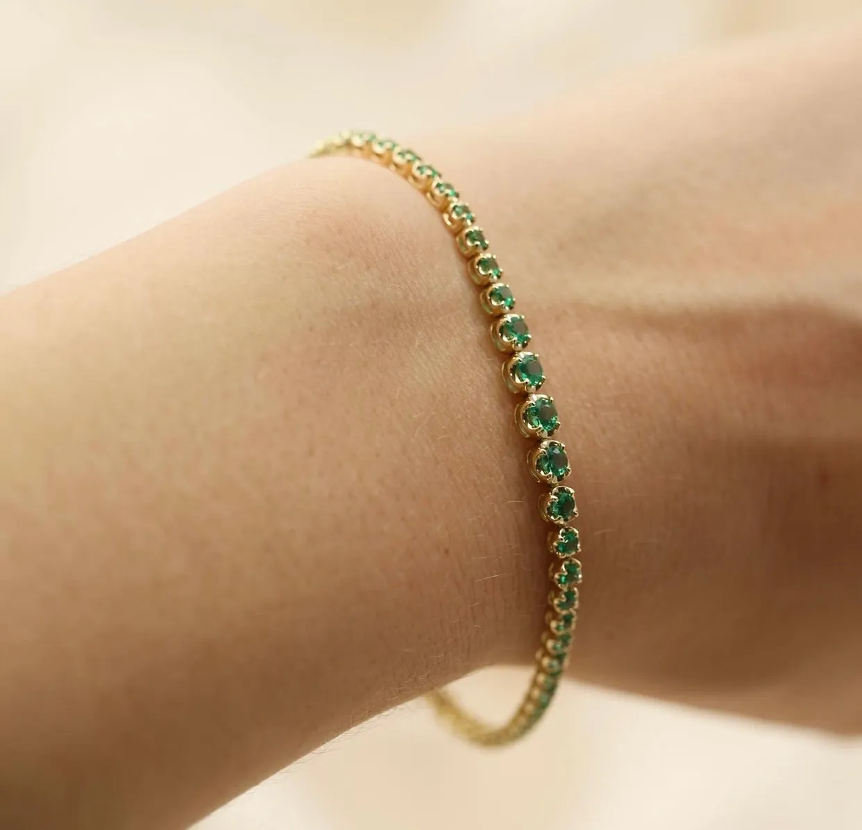 Rosebud Emerald Graduating Tennis Bracelet