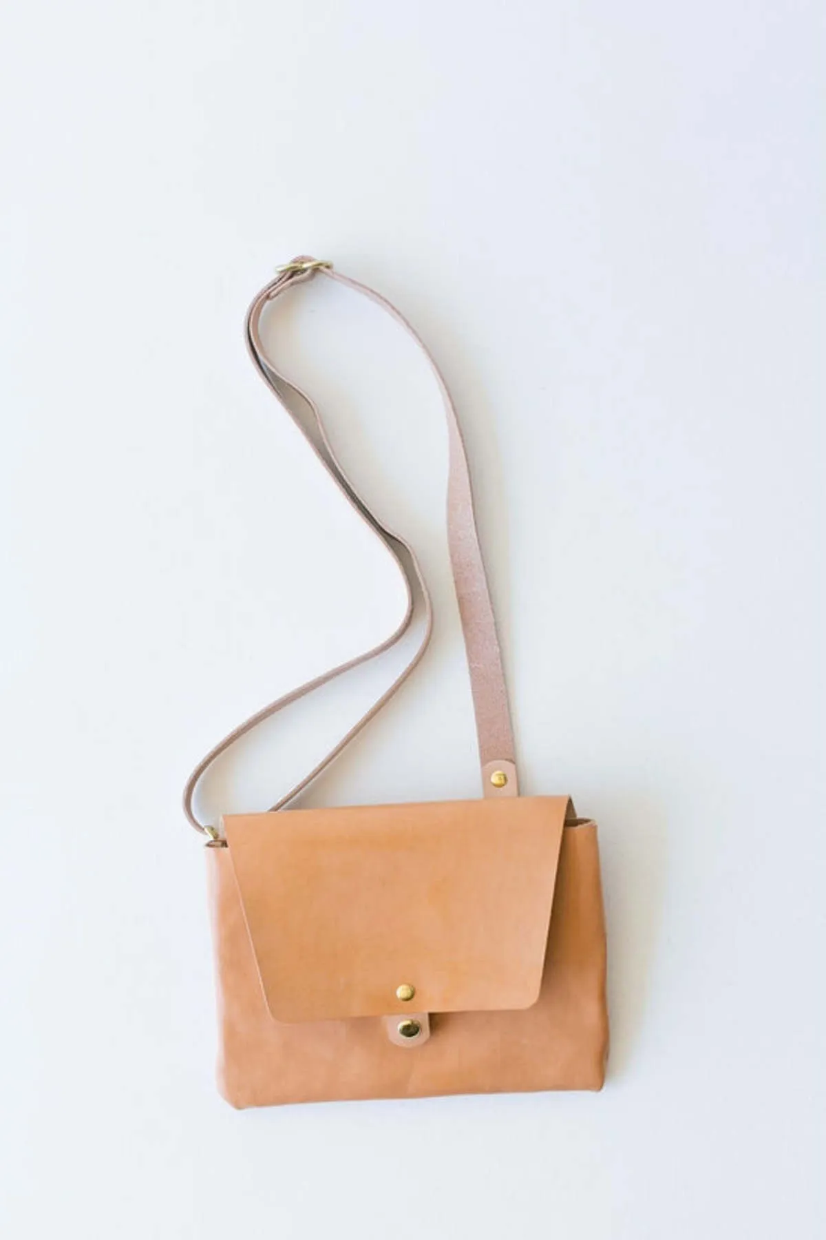 The Hip Satchel - Natural