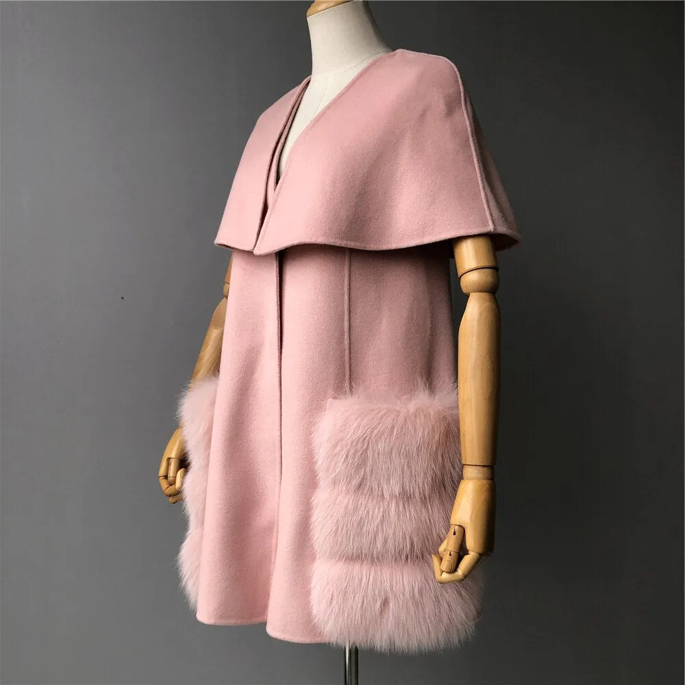 Women's sleeveless jacket with a shawl, with a pocket made of natural fur