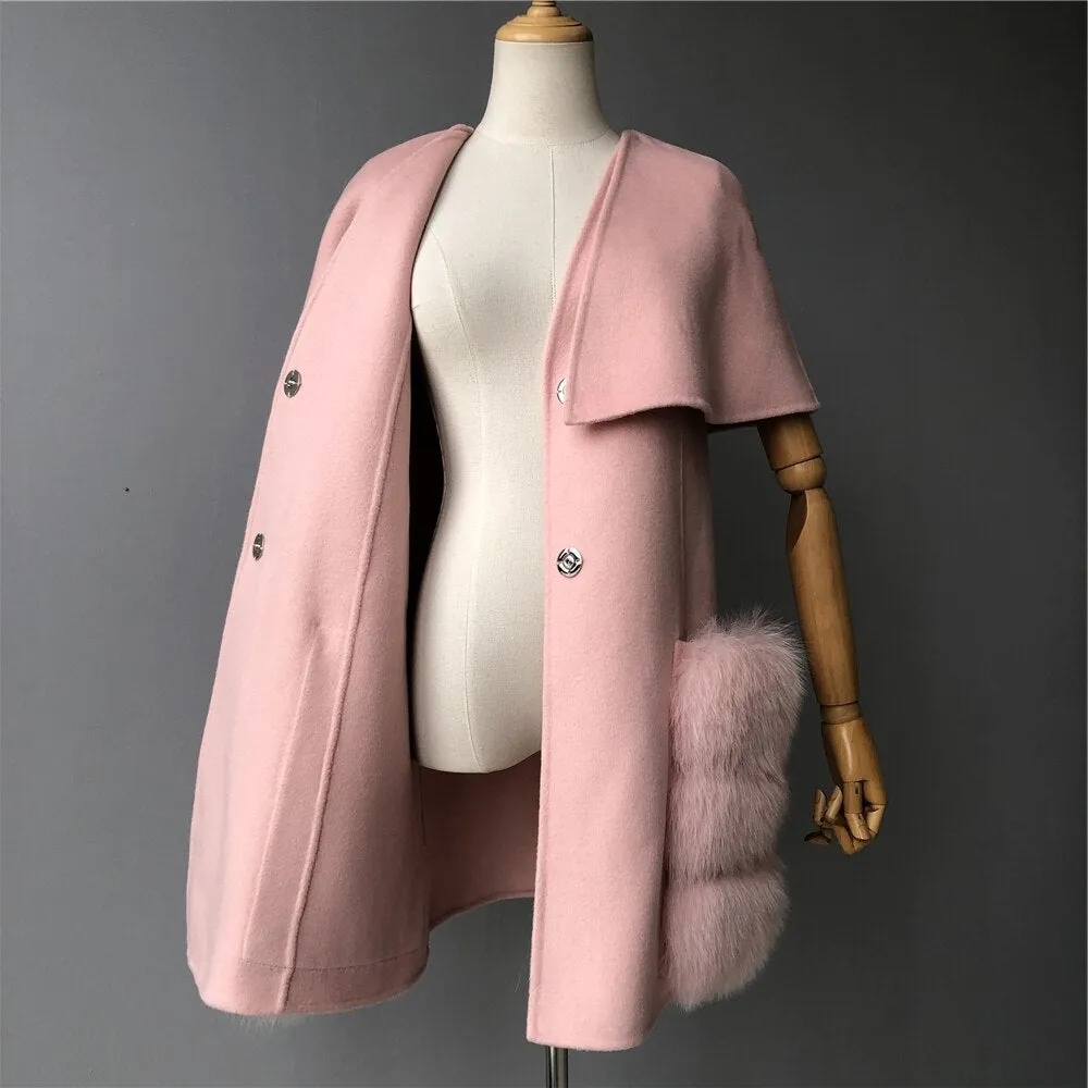 Women's sleeveless jacket with a shawl, with a pocket made of natural fur