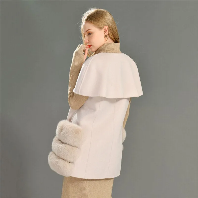 Women's sleeveless jacket with a shawl, with a pocket made of natural fur